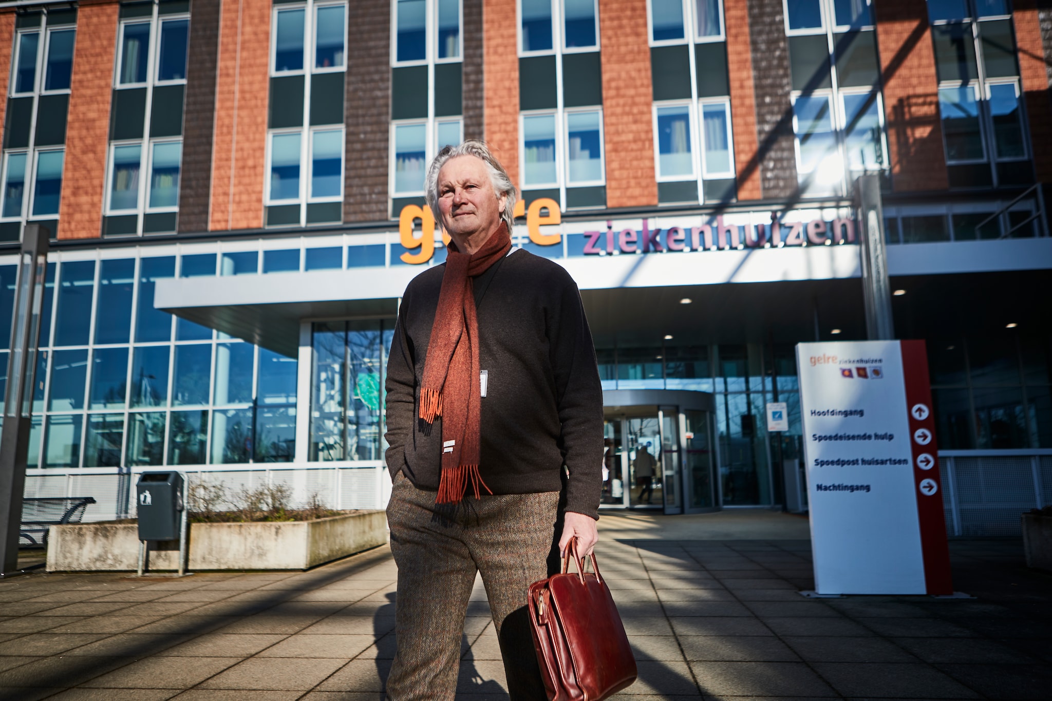 Directeur Pier Eringa voor de ingang van Gelre ziekenhuizen in Zutphen Arjan Gotink