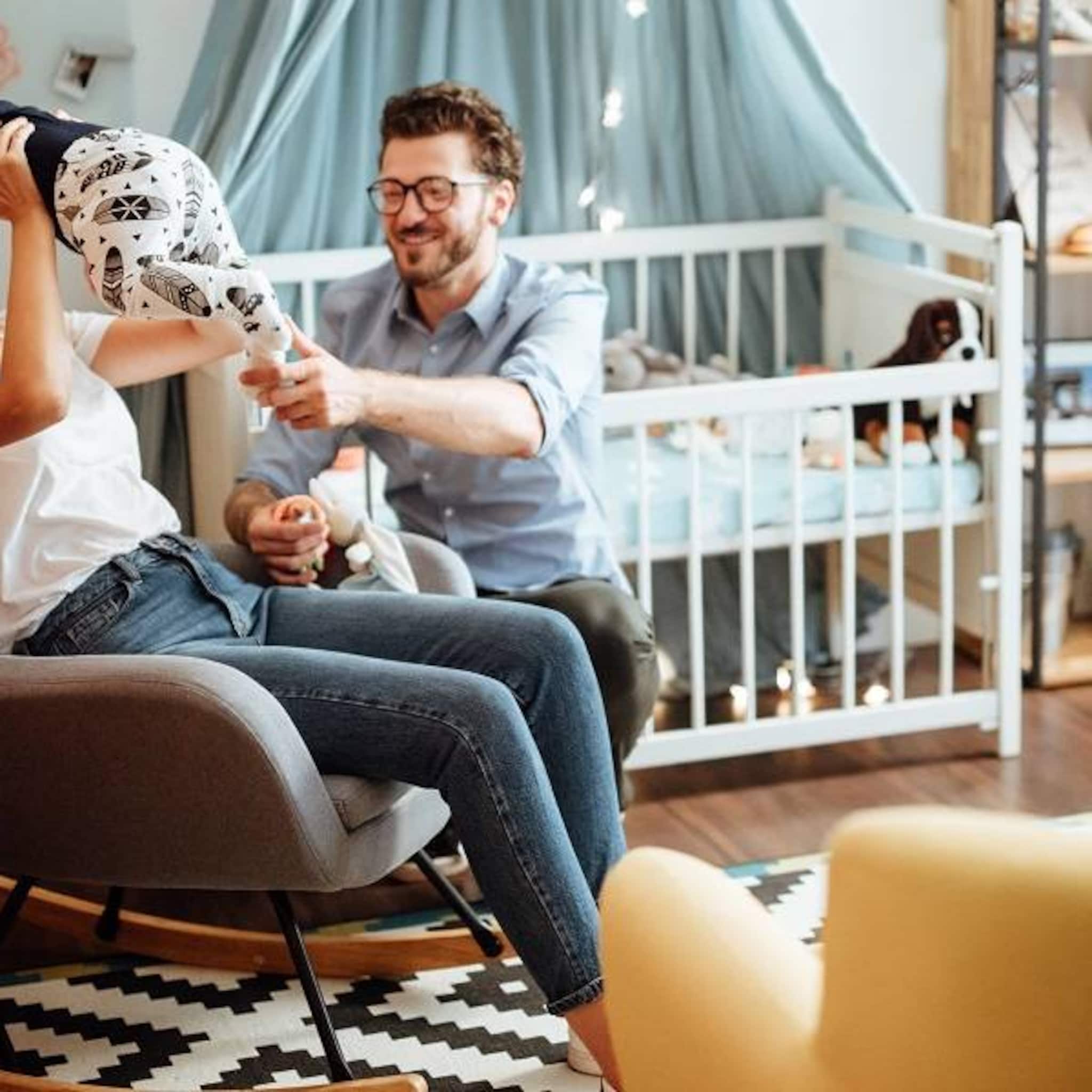 7x comfortabele schommelstoel voor de babykamer en waarom die ook heerlijk is voor jou