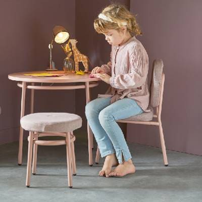 Lekker op zijn eigen plek: 8x de mooiste kindertafels en stoeltjes Ouders van Nu Redactie