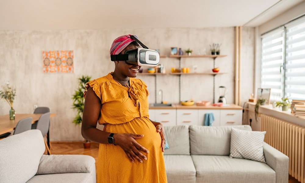 Welkome afleiding: Vrouwen testen een vr-bril bij de bevalling voor minder pijn Ouders van Nu Redactie