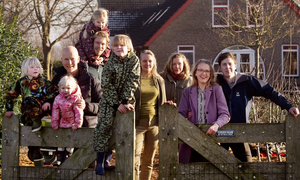 Met drie generaties in een huis: ‘Alleen met mijn eigen gezin wonen zou ik saai vinden’ Ouders van Nu Redactie