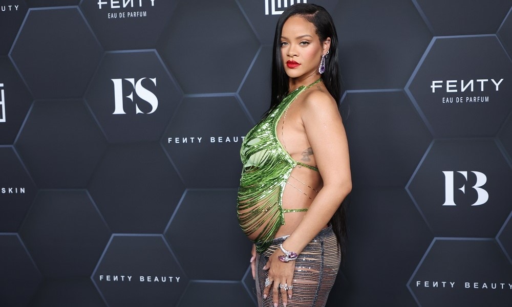 Van verhulde babybuik naar de crop tops van Rihanna: zo is de zwangerschapsmode veranderd Getty Images