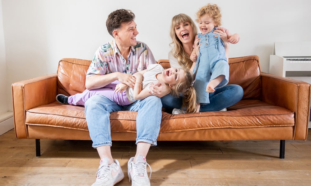 Presentator en onze columnist Lucas van de Meerendonk: ‘Ik wilde altijd de beste presentator worden, maar nu wil ik vooral de beste vader zijn’ Ouders van Nu Redactie