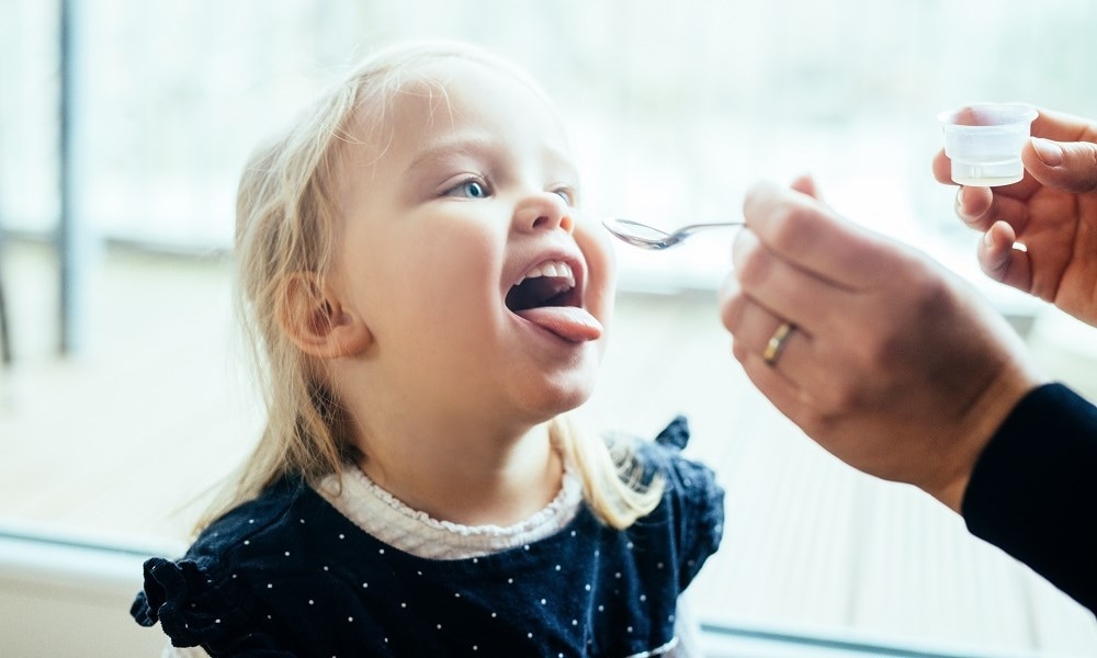 WHO waarschuwt voor vervuilde hoestdrank, maar kleine kans dat die in Nederland is Ouders van Nu Redactie