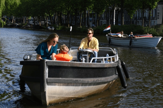 Van waterfietsen tot een tochtje over de grachten: 9 te gekke uitjes op het water Ouders van Nu Redactie