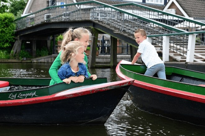 Van waterfietsen tot een tochtje over de grachten: 9 te gekke uitjes op het water Ouders van Nu Redactie