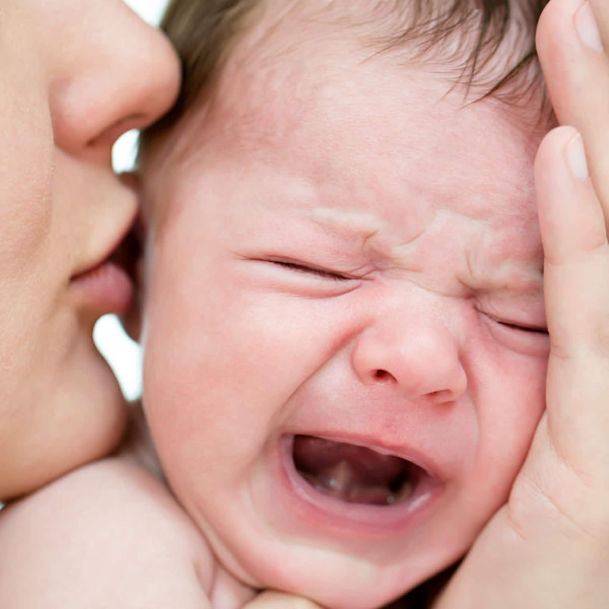 filmpje laat zien hoe gevoelig een baby is voor de reactie van zijn ouders