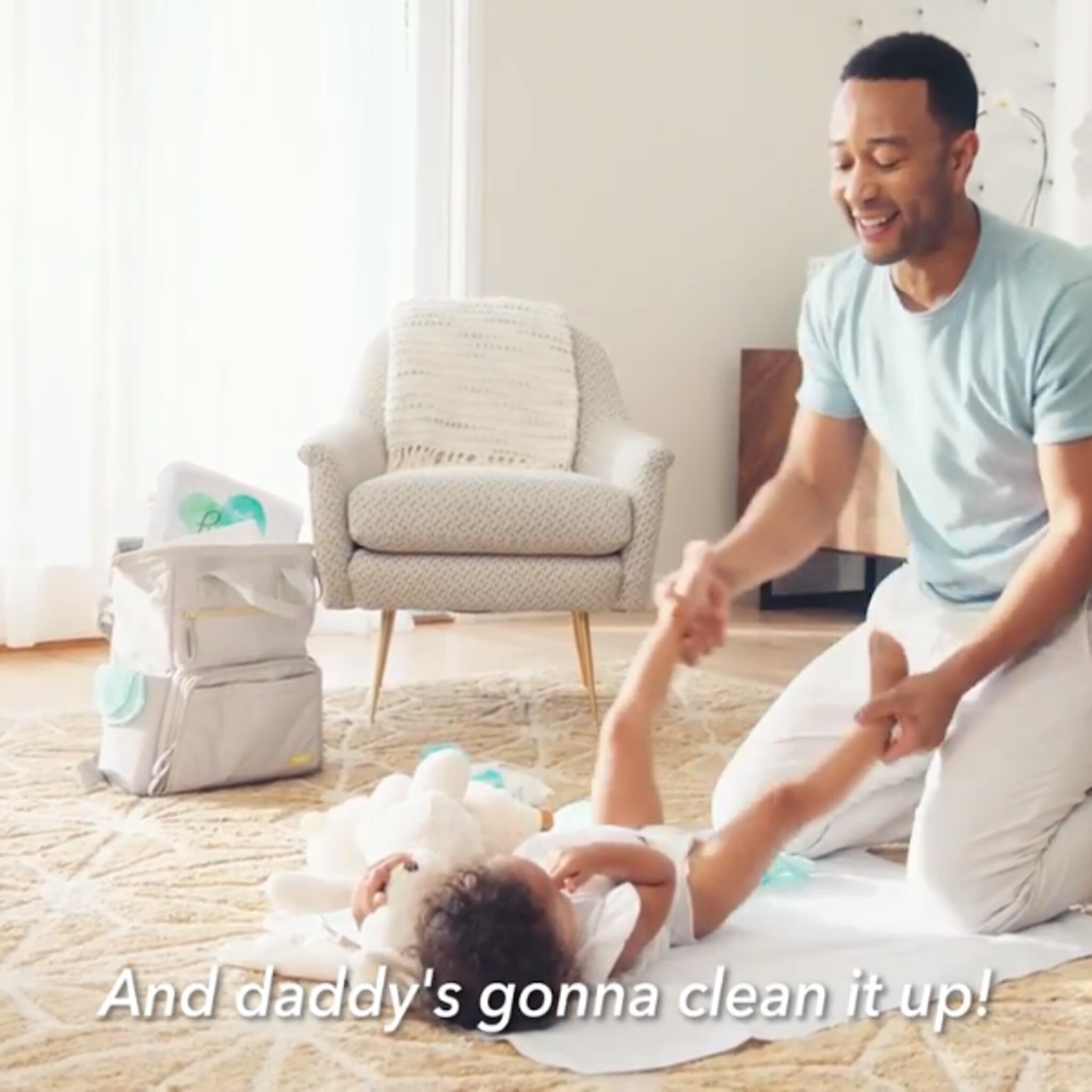 zanger john legend zingt catchy poepliedje voor babydochter