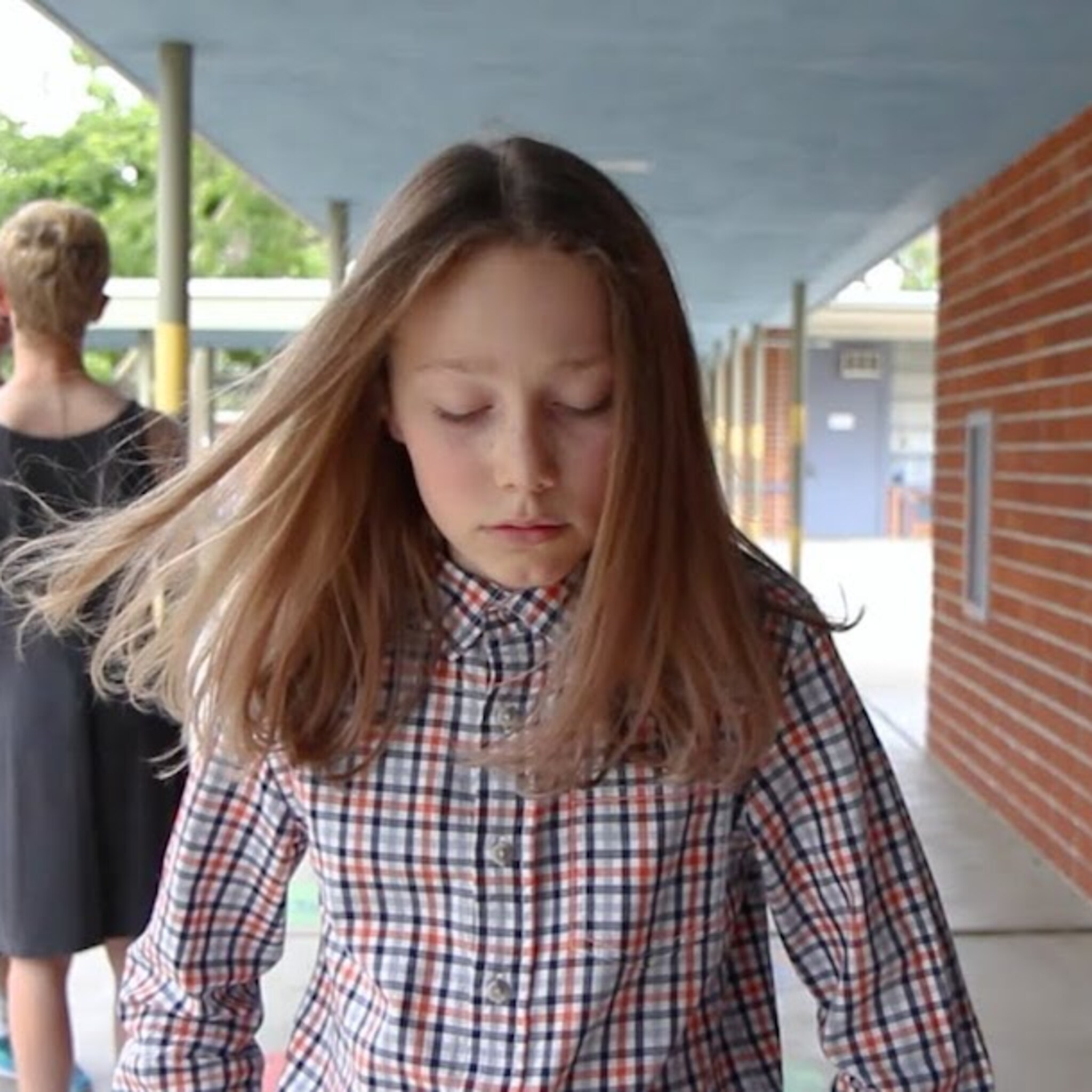 filmpje van meisje 14 over genderneutraliteit gaat de wereld over