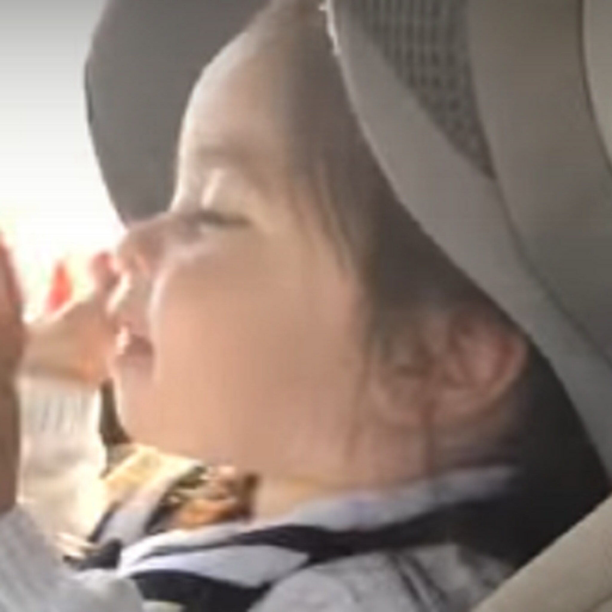 meisje zet perfect in op het refrein van bruno mars