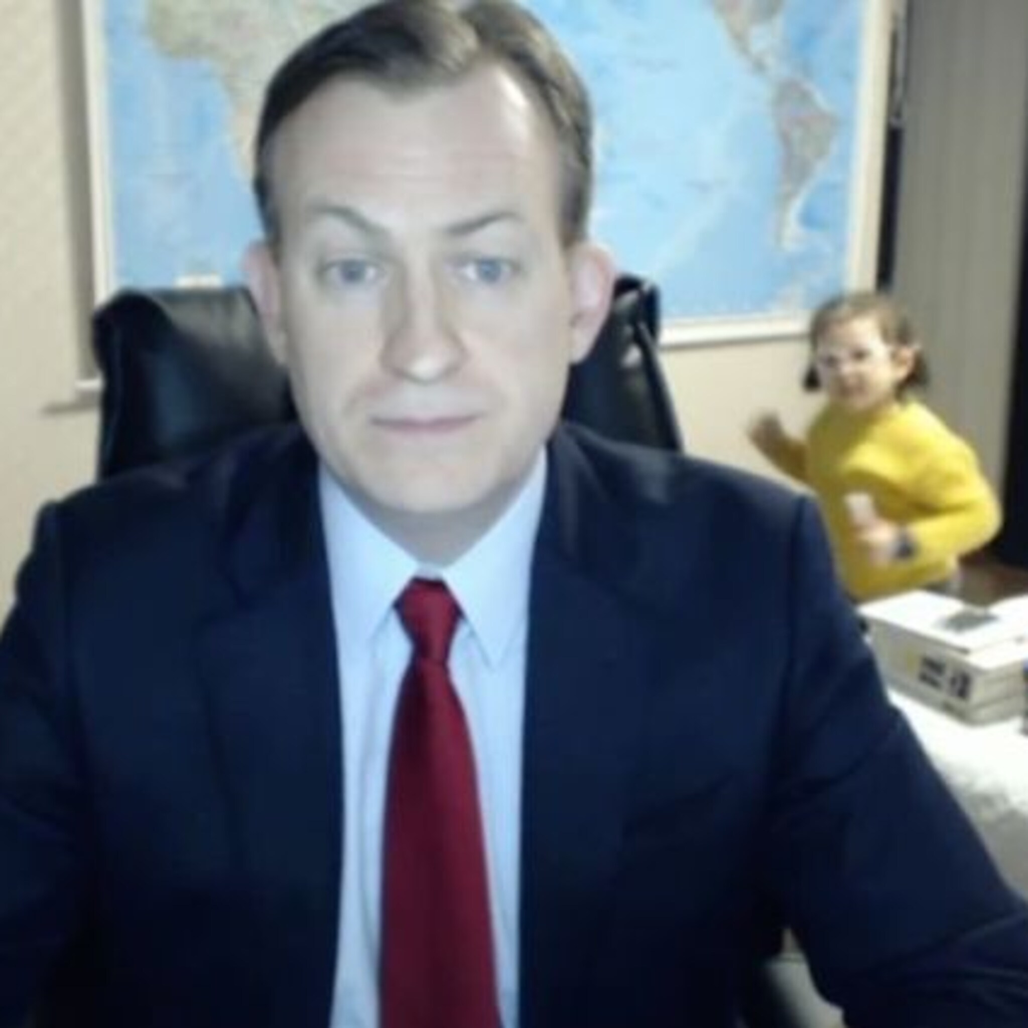 kinderen die tijdens het bbc interview binnen banjerden krijgen eigen tv show