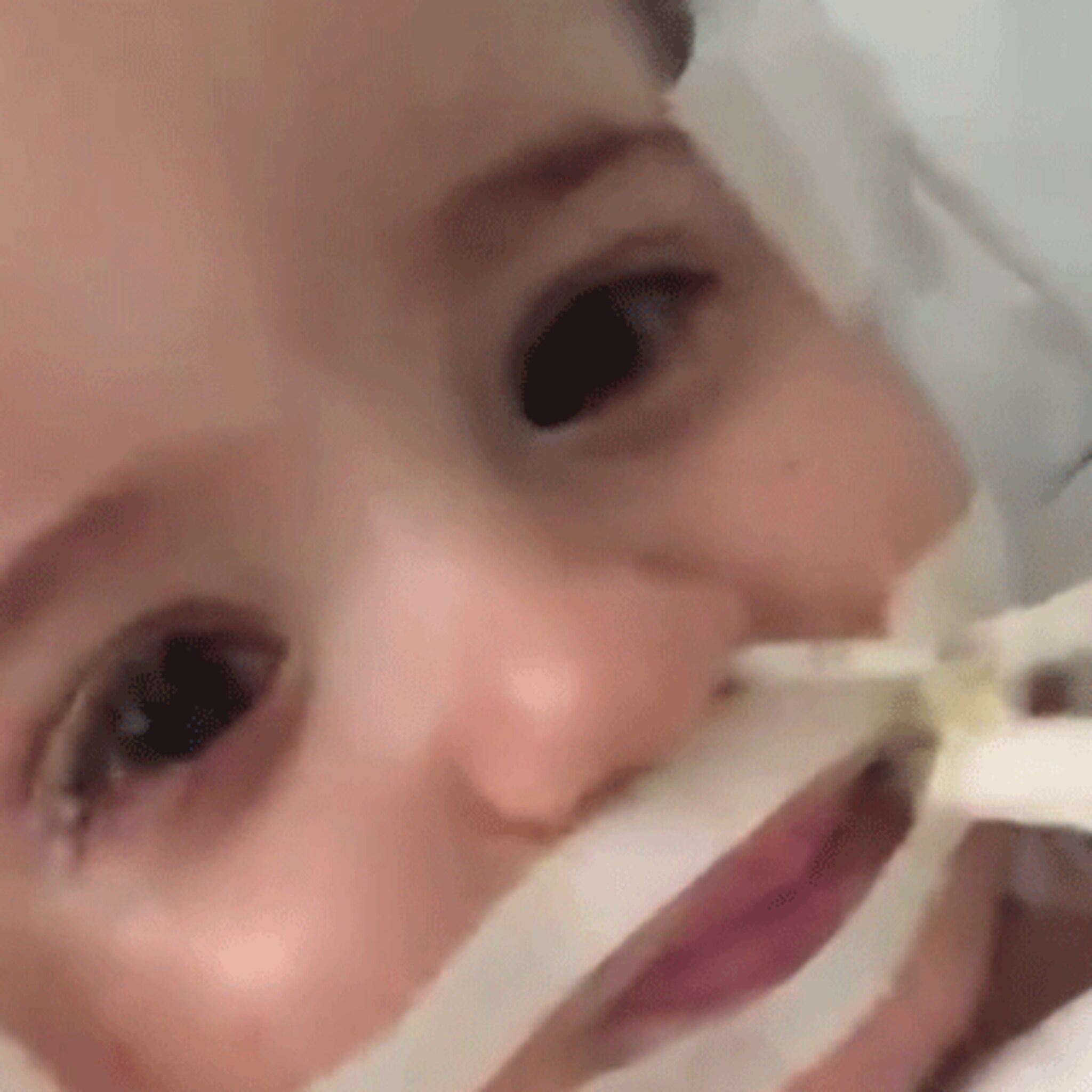 baby ontwaakt uit coma vlak voordat artsen de stekker eruit willen trekken