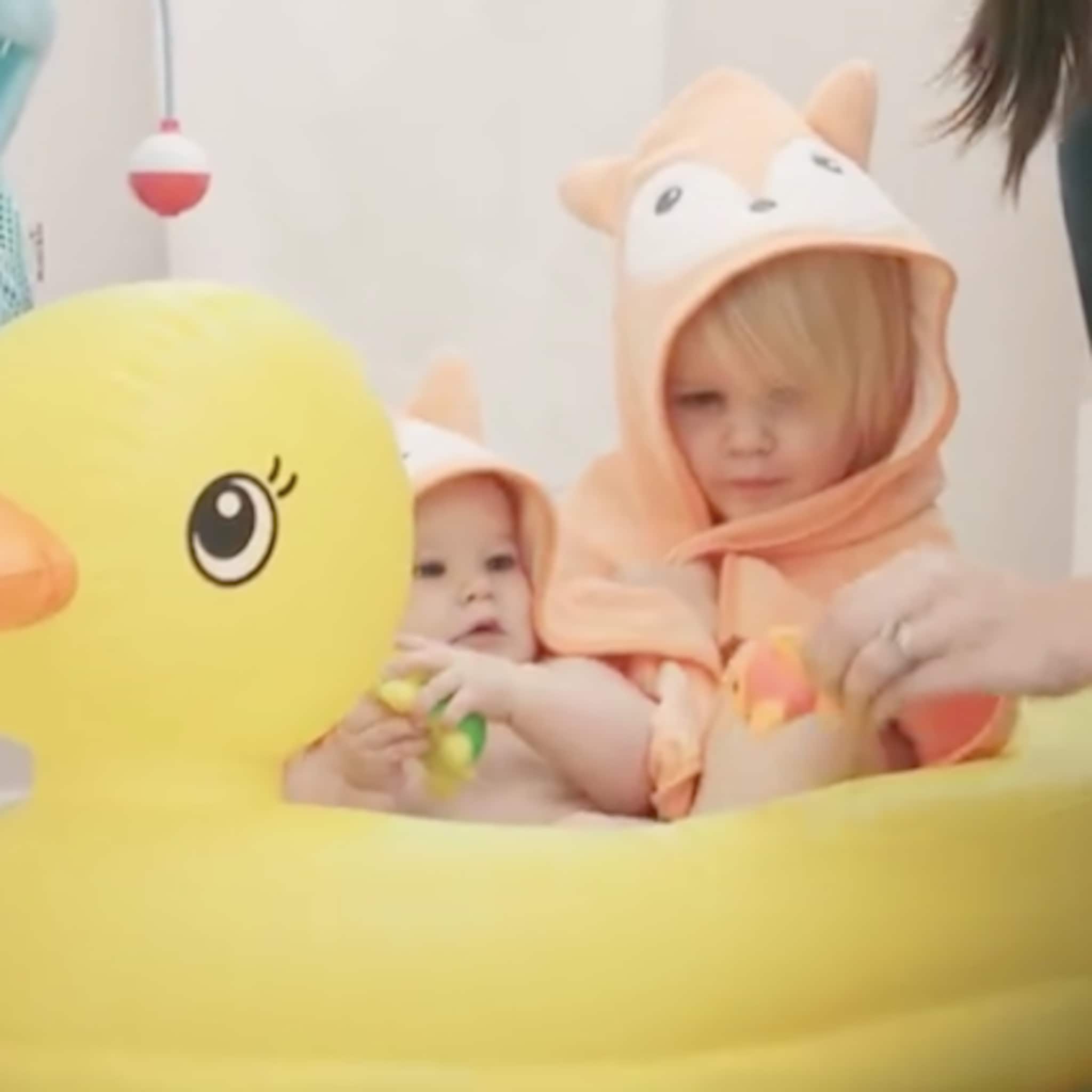 mama versus papa meisje legt verschil opvoeding uit