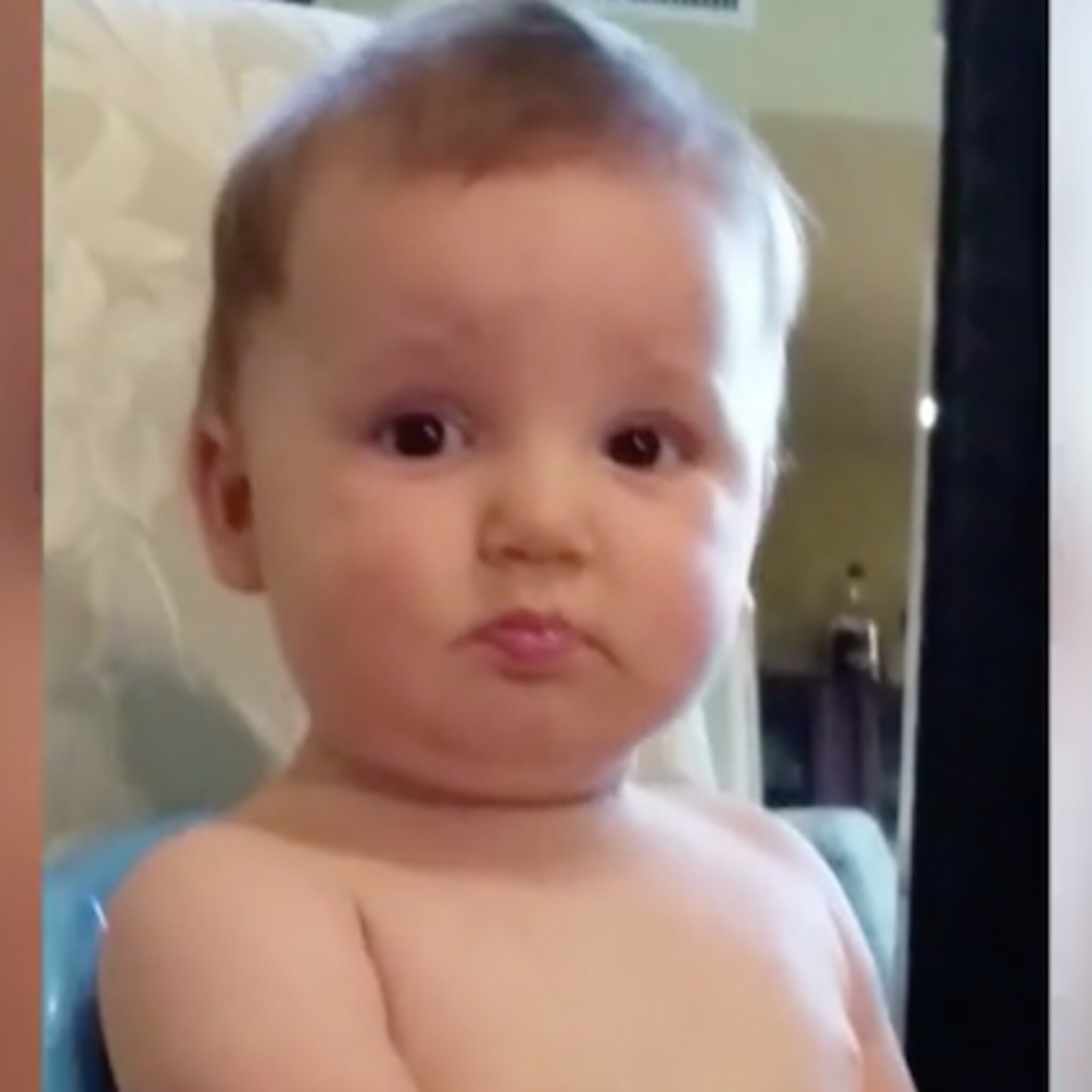briljant baby doet opa na op commando