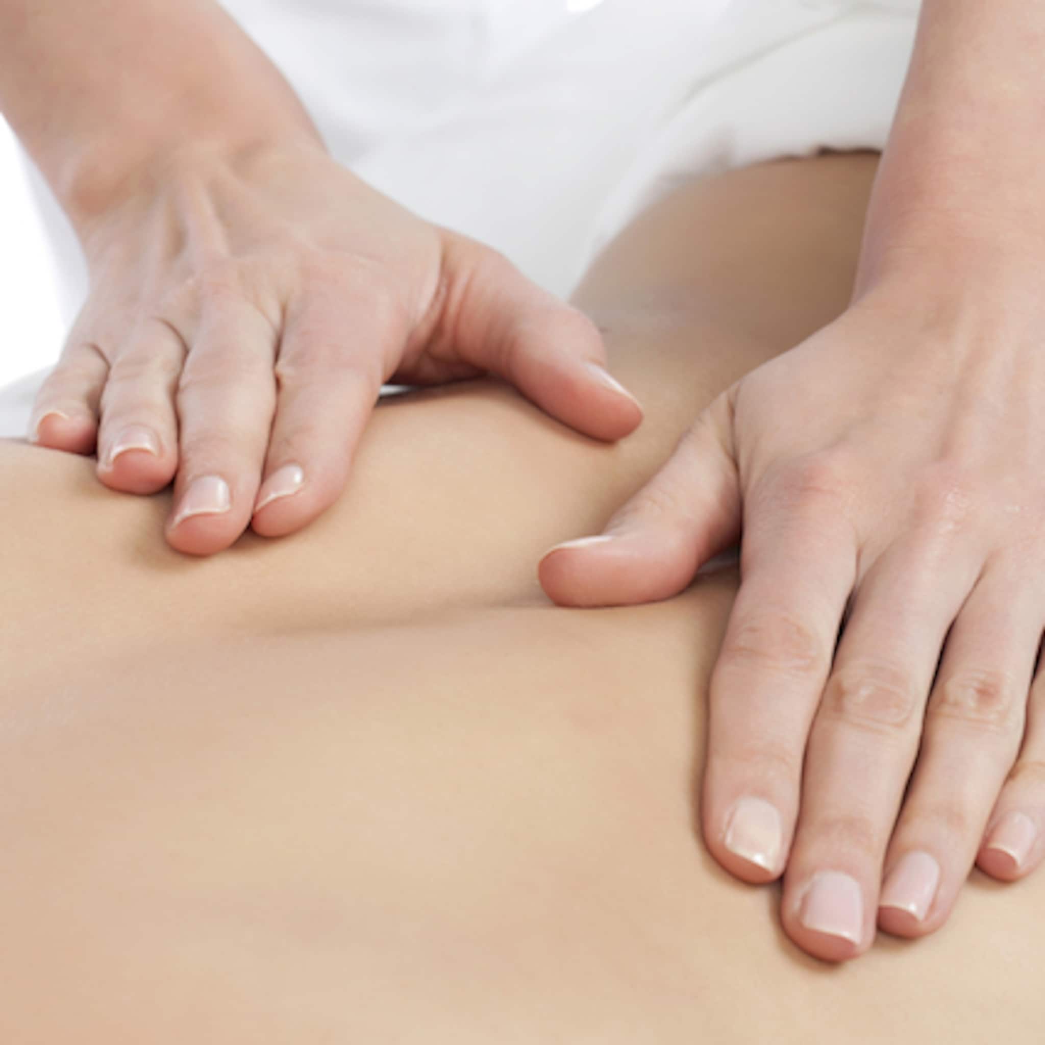 zo geef je een lage rugmassage