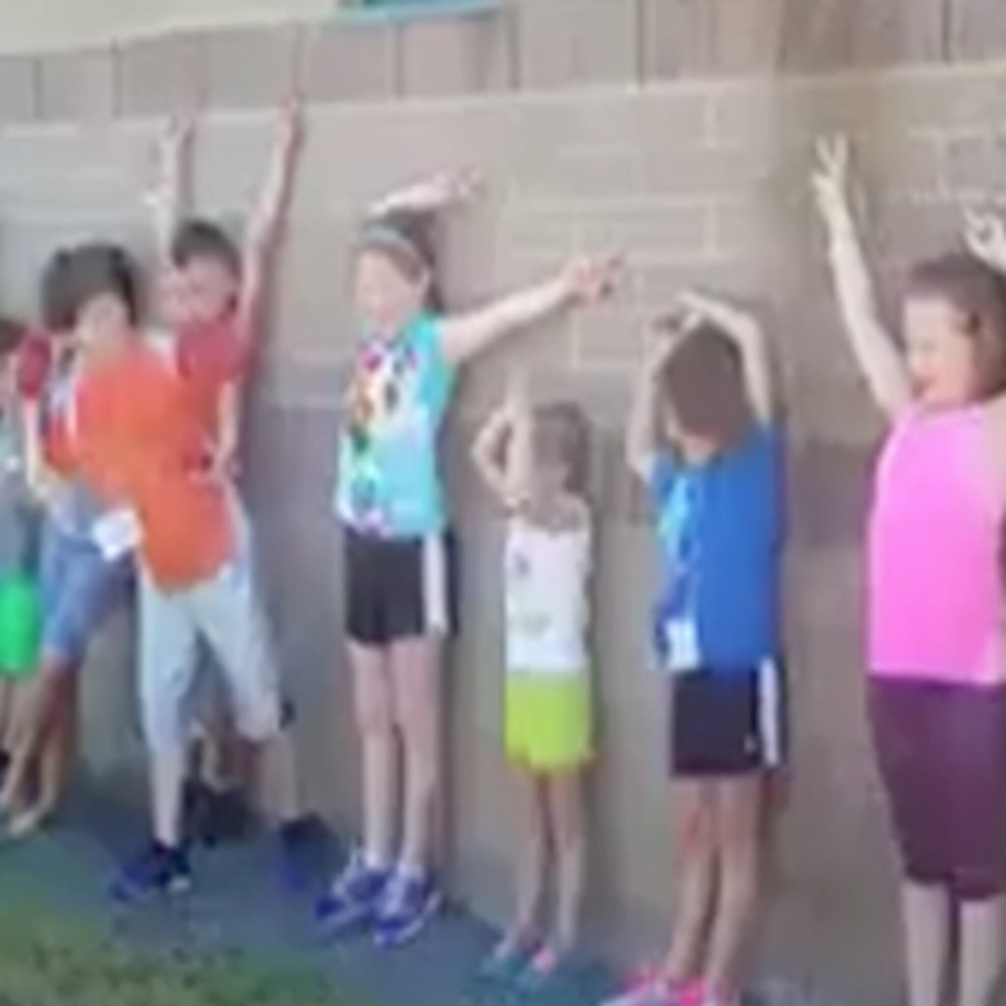 zo maak je een kunstwerk met kinderen op een warme zomerdag