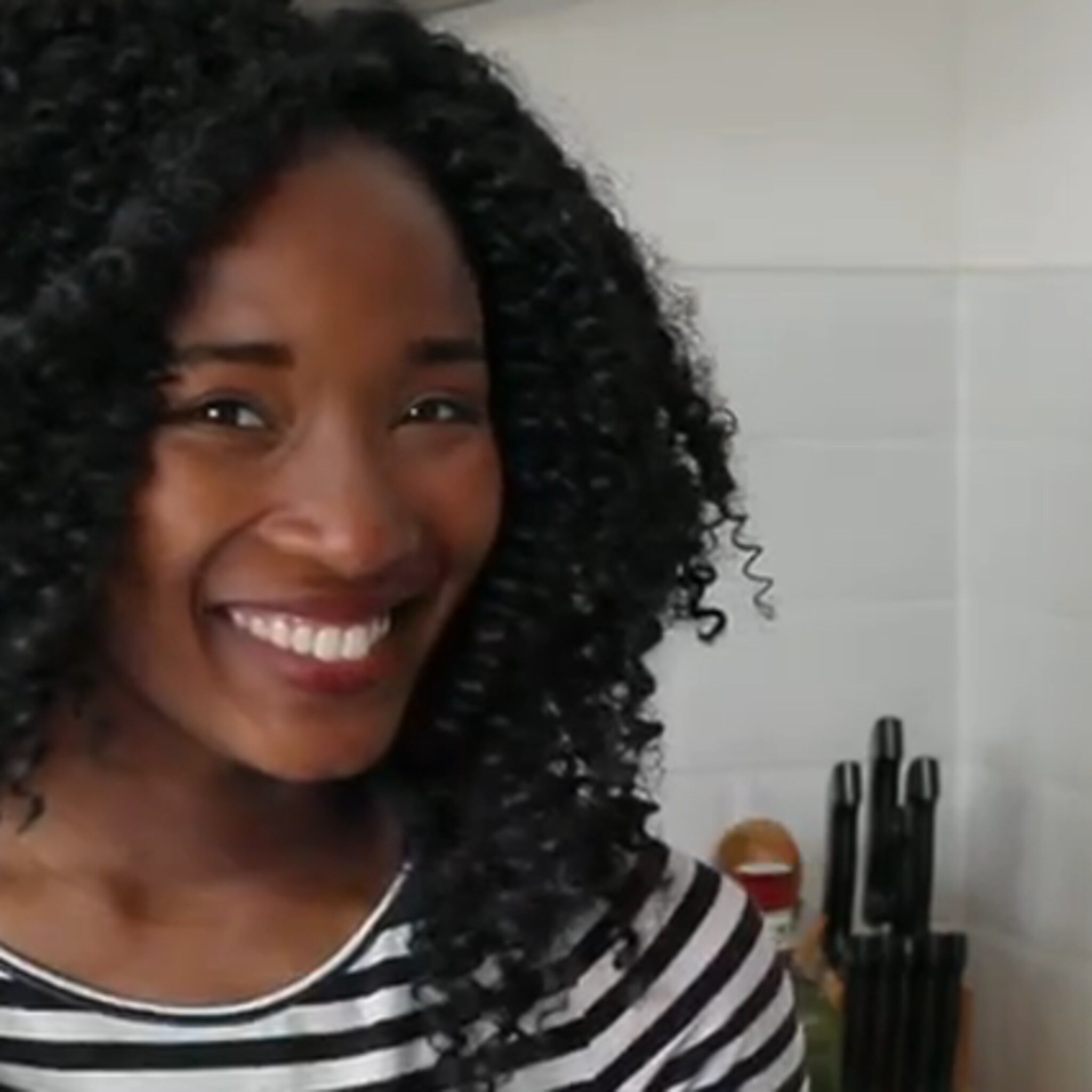happy healthy mama jaleesa isabella stelt zich voor