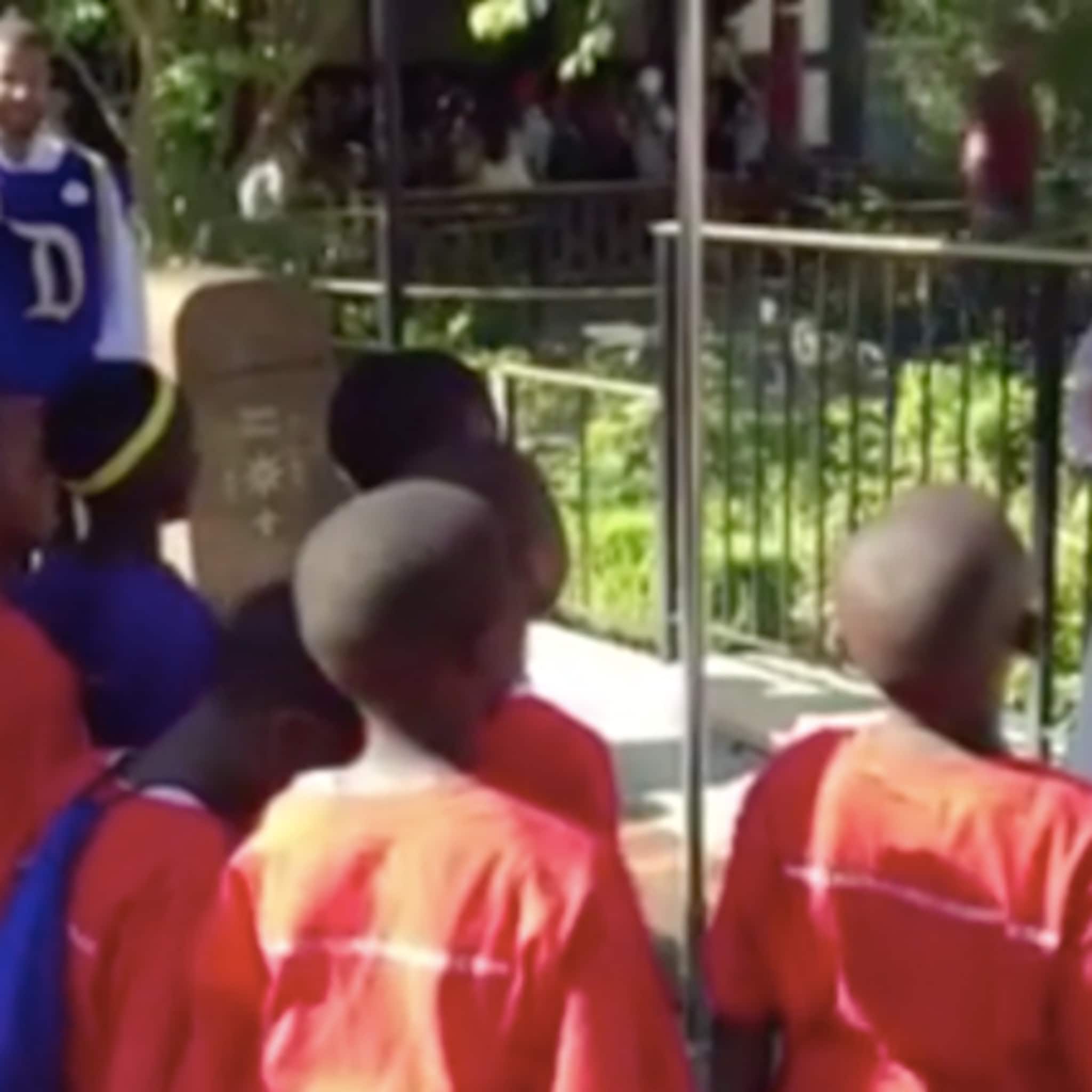 prinses in disneyland ontroerd door afrikaans kinderkoor