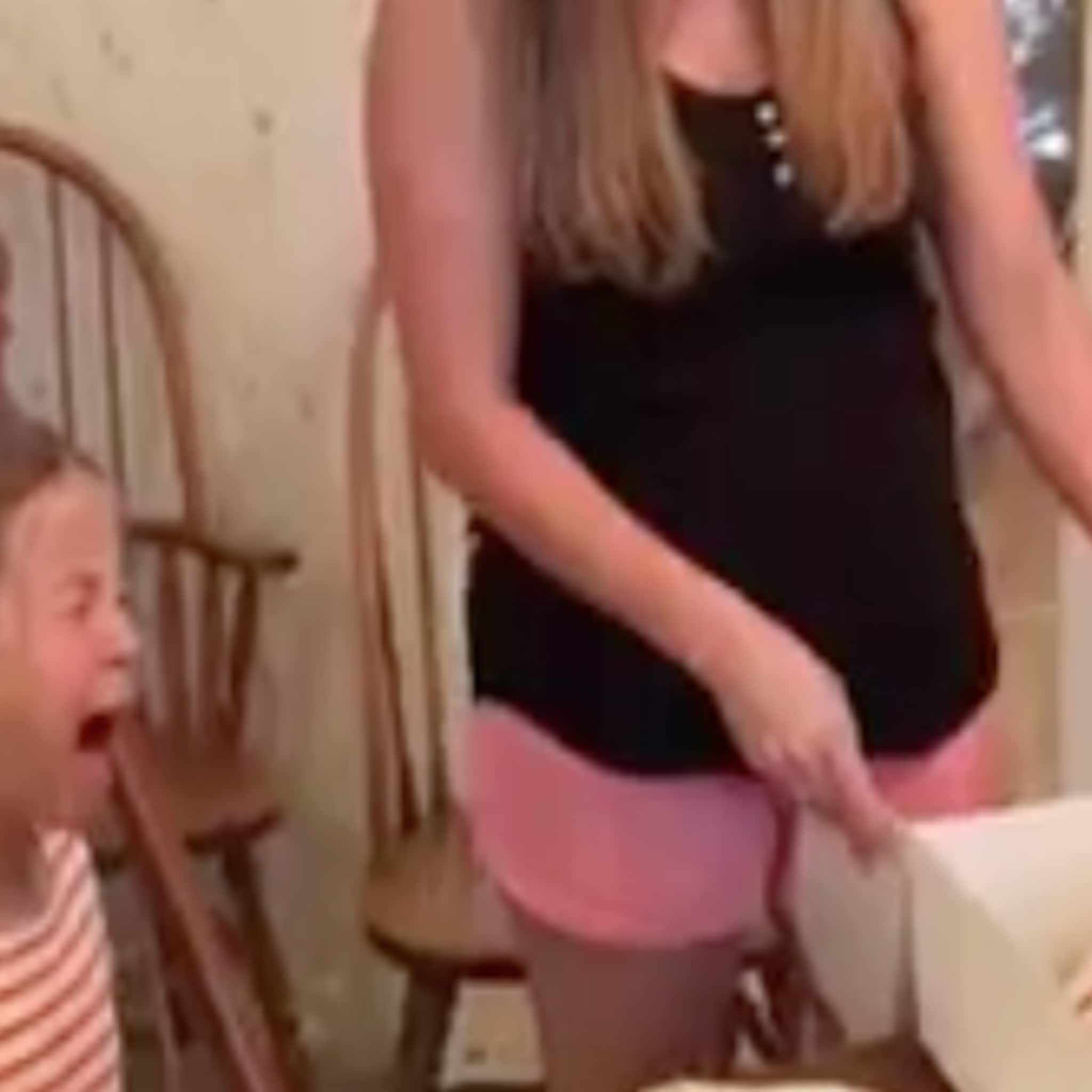 arm meisje ze wil zo graag een broertje