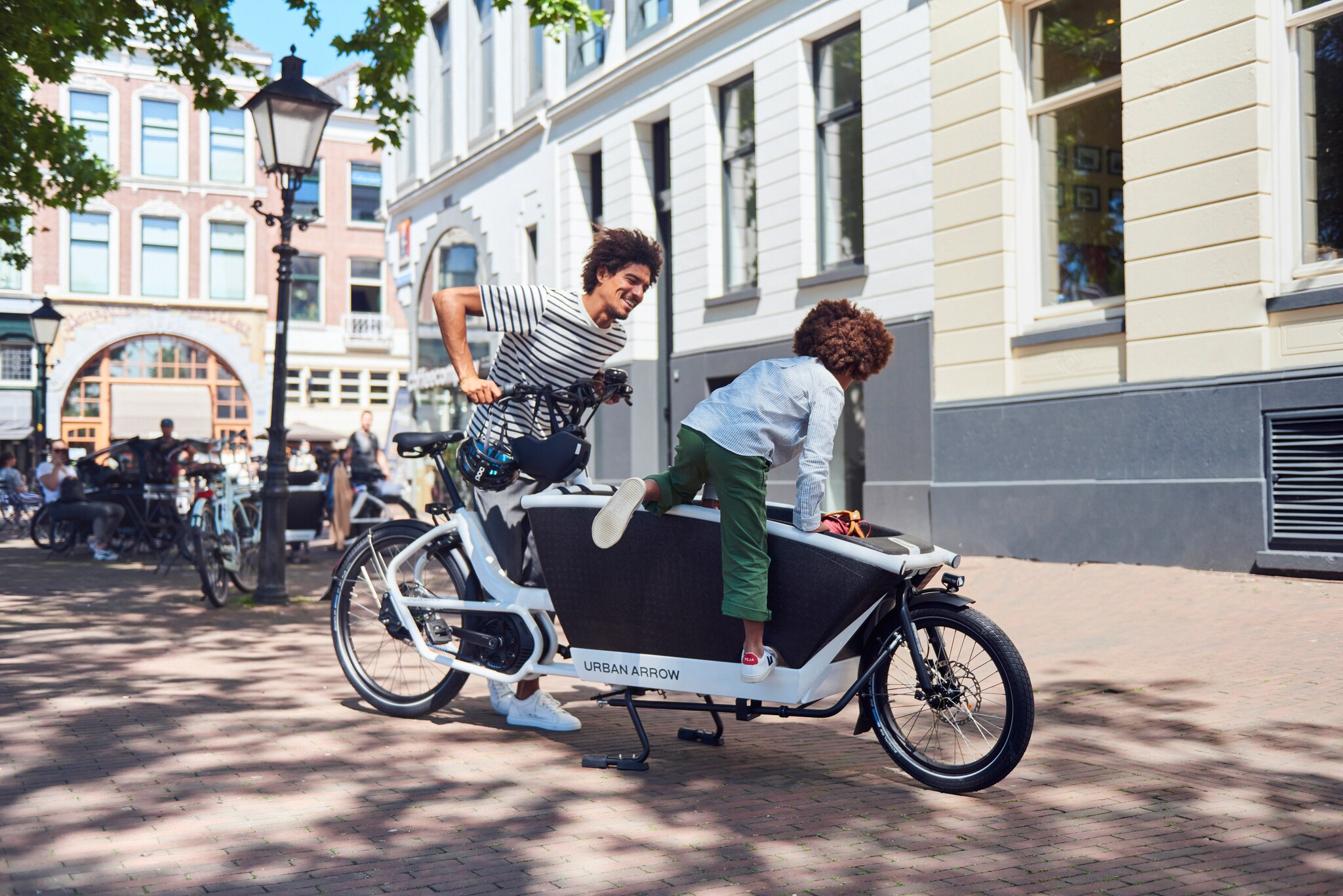 7 redenen waarom een bakfiets met een baby onmisbaar is Ouders van Nu Redactie