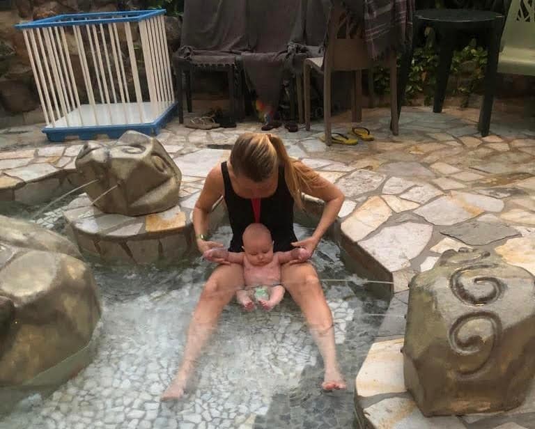 Met je baby op vakantie? Dit vakantiepark is daar perfect voor Ouders van Nu Redactie