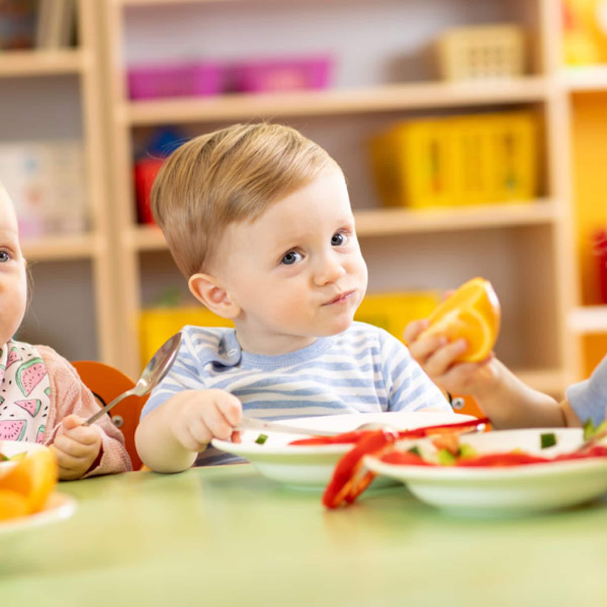 je kind groente laten eten zo pakken ze het aan op het kinderdagverblijf