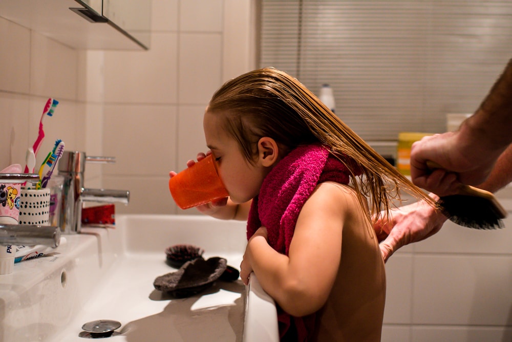 Linda: ‘Met veel knuffelen en een gezonde dosis pinot grigio komen wij er wel doorheen’ Ouders van Nu Redactie