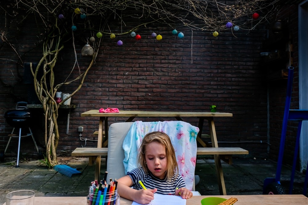 Thuisisolatie en zomertijd, best een uitdaging Ouders van Nu Redactie