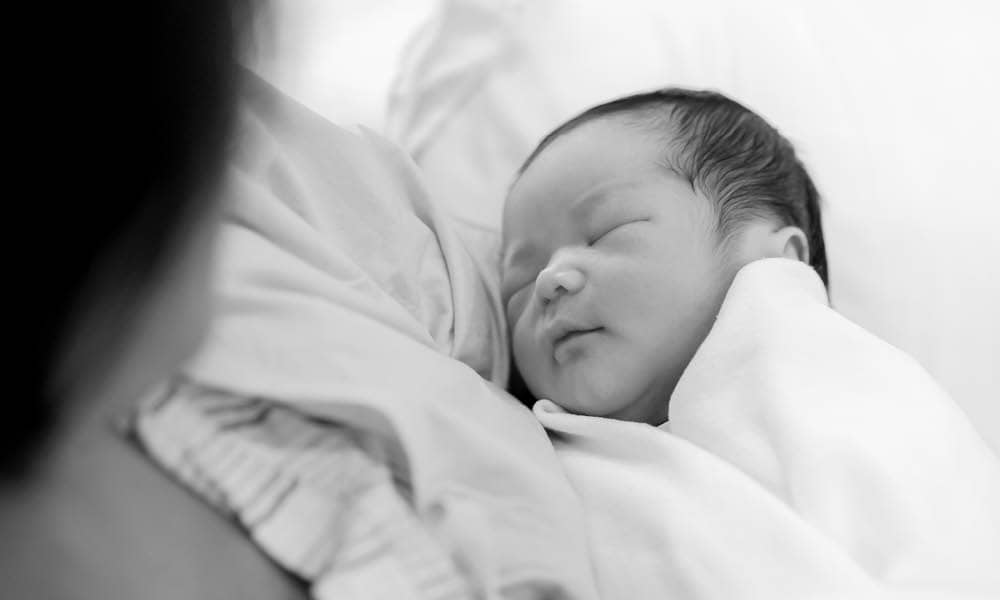 Bevallingsverhaal: ‘Na negen centimeter ontsluiting verminderen plots de weeën’ Ouders van Nu Redactie