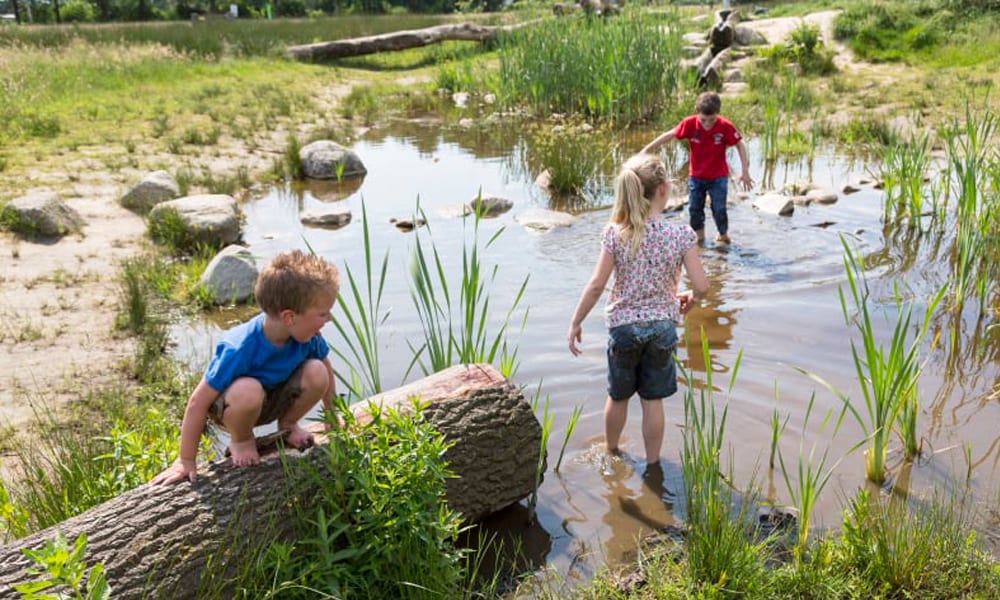 8x spetteren en plonzen in de leukste natuur- en waterspeeltuinen van Nederland Ouders van Nu Redactie