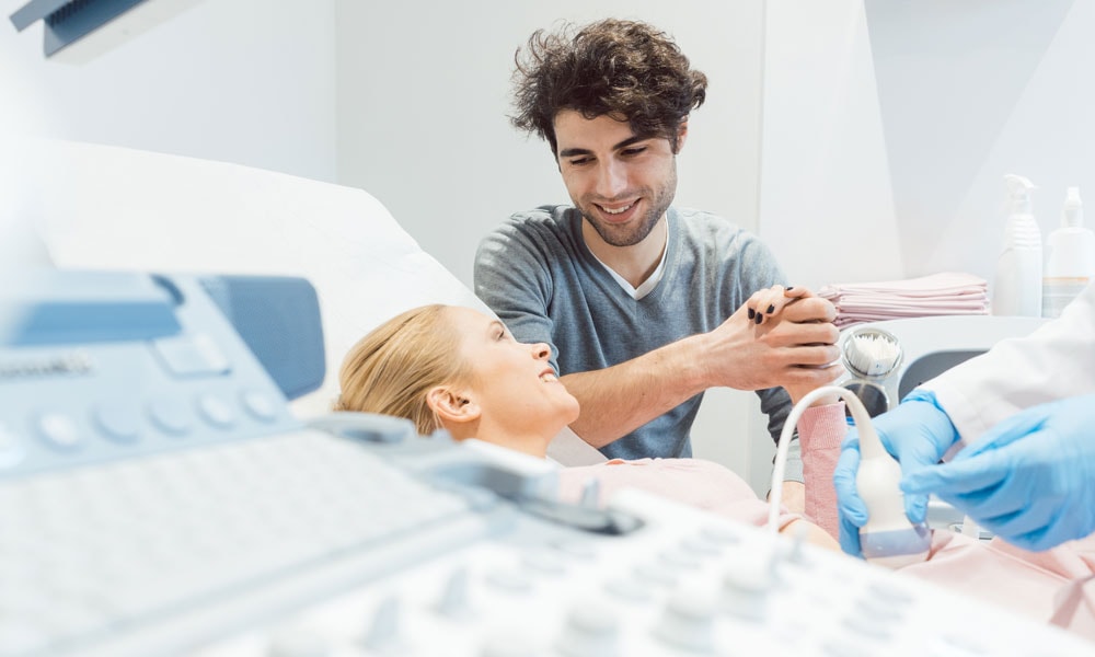 Fertiliteitsarts Tessa: ‘Als ik haar baarmoeder op de echo zie, trek ik wit weg’ Ouders van Nu Redactie
