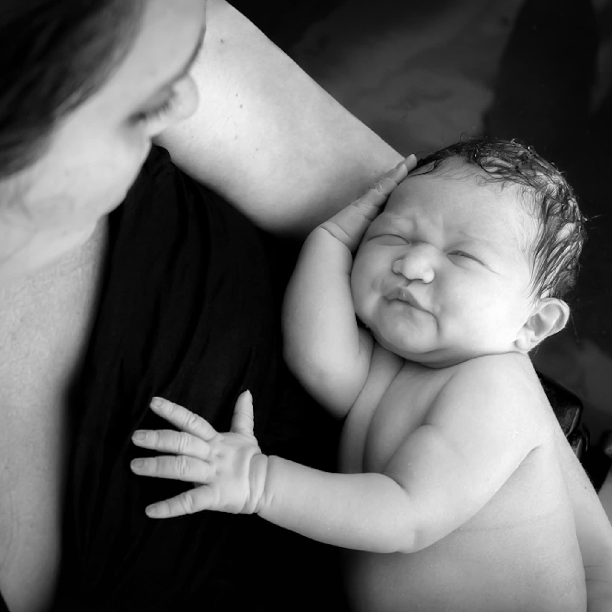 bevallingsverhaal ik hoor een grom uit de badkamer deze baby heeft haast