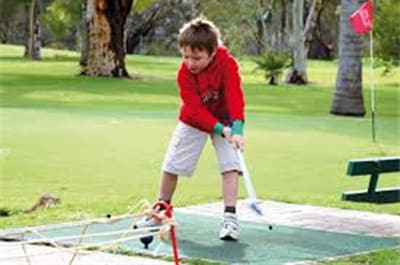 14x midgetgolfen, maar dan anders Ouders van Nu Redactie