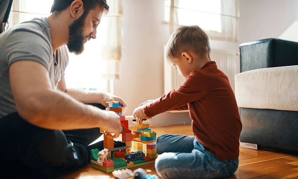 Op deze manieren leren jonge kinderen: ‘Ze kopiëren het gedrag van hun ouders’ Ouders van Nu Redactie