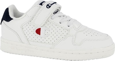 15x ‘back to school’-sneakers die je kind zelf makkelijk aan en uit kan doen Ouders van Nu Redactie