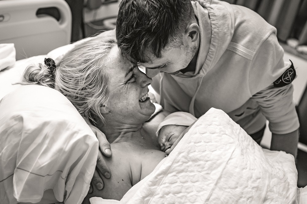 Stella’s bevallingsverhaal: ‘Kom op lijf, werk mee. Geef een kramp, doe iets’ Mirjam Cremer Pure Life Geboortefotografie