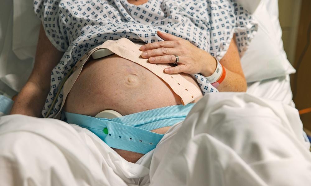 Lindi’s bevallingsverhaal: ‘Terwijl ik de eerste vasthield, werd vijf minuten later de tweede geboren’ Getty Images