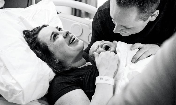 Bevallingsverhaal: ‘Hebben ze het over een knip? Doe wat nodig is!’ Mirjam Cremer Pure Life Geboortefotografie