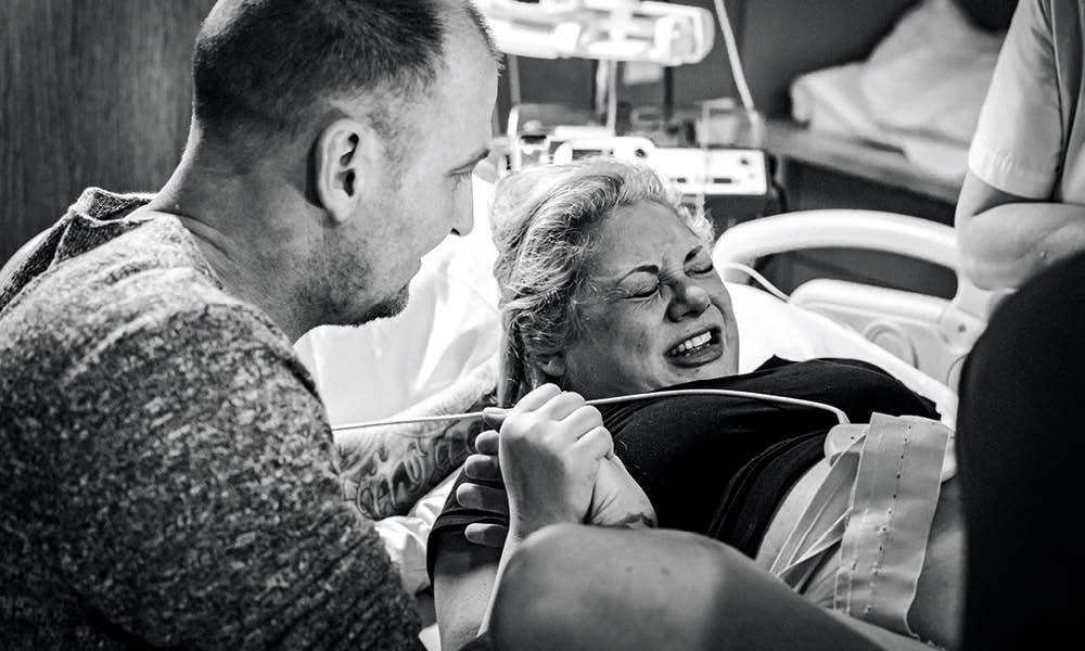 Bevallingsverhaal: ‘Zeker 4 kilo. Ik ril nu ik eraan denk: ze moet er wel uit!’ Mirjam Cremer Pure Life Geboortefotografie