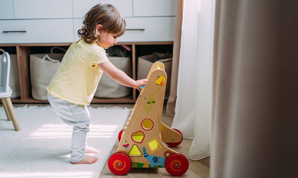 Loopwagen baby: goed of niet? Getty Images/iStock