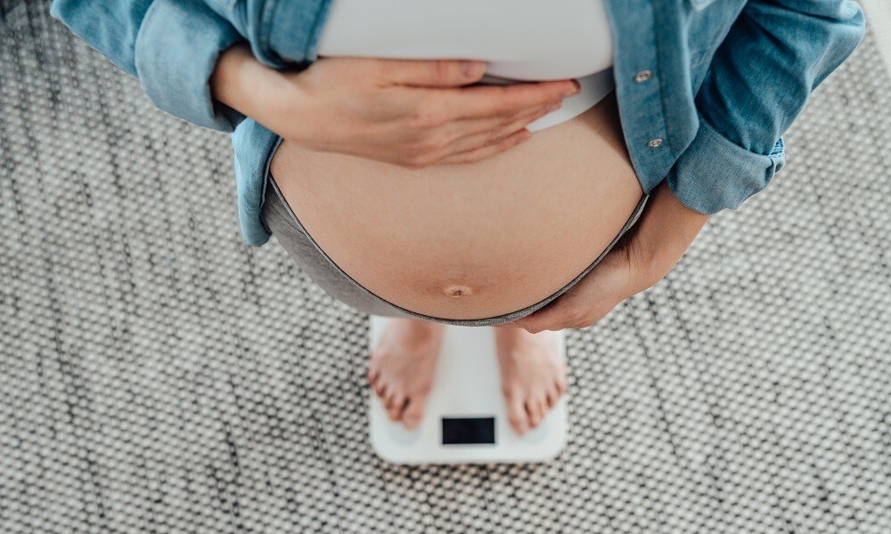 Hoog BMI beperkt keuze bij bevalling: ‘Vrouwen worden onnodig bang gemaakt’ Ouders van Nu Redactie