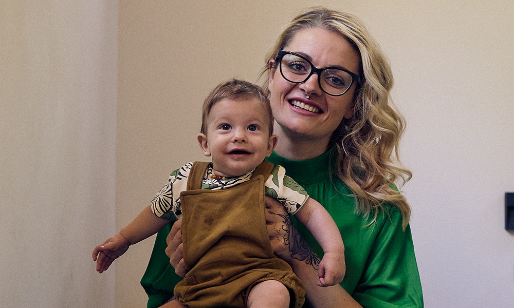 Cathlins moederinstinct redde haar zoon: ‘Ik werd uitgerust wakker en dacht: dit klopt niet’ Ouders van Nu Redactie