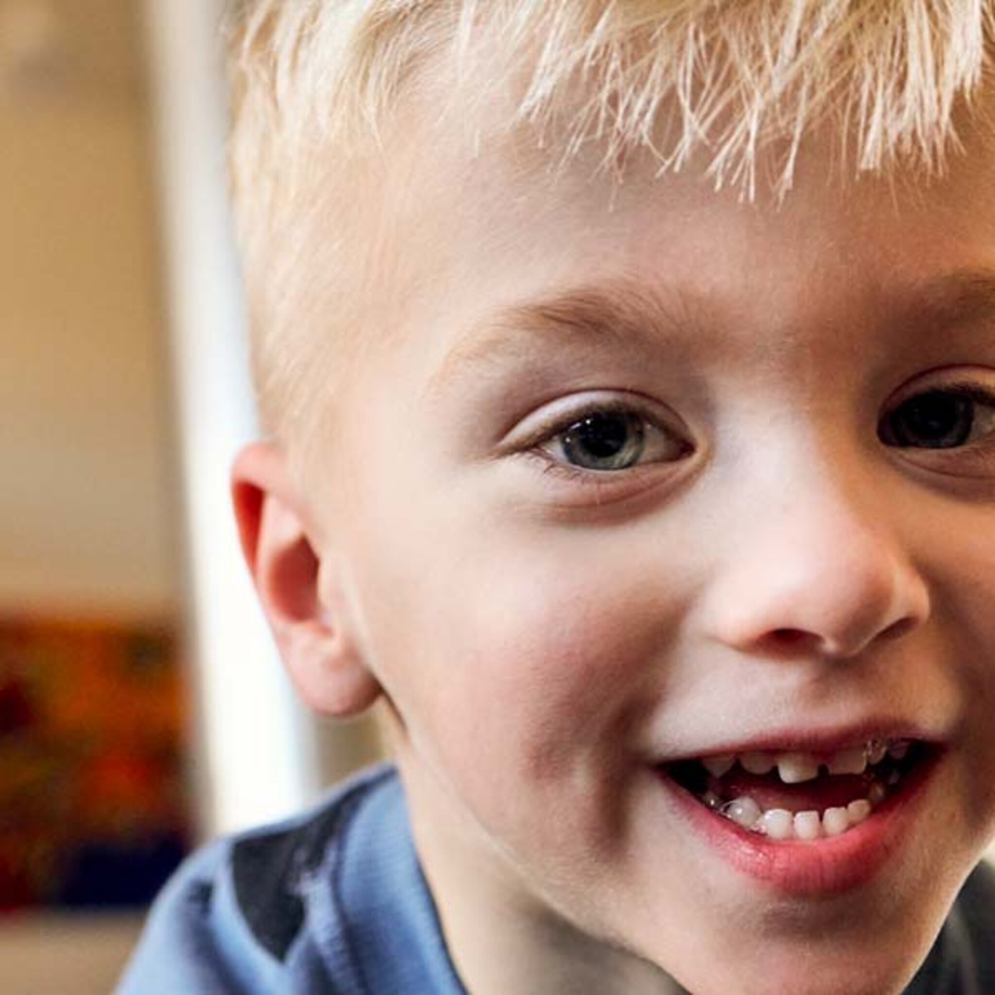 logan werd te vroeg geboren zo n klein vierkant spuugdoekje daar paste hij helemaal onder