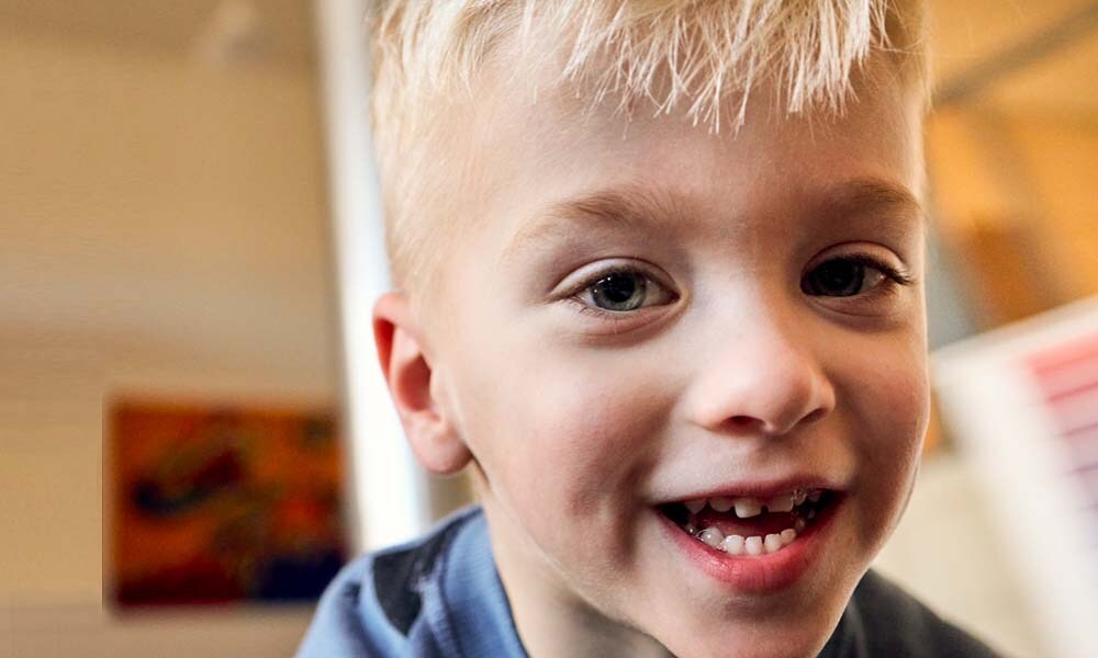 Logan werd te vroeg geboren: ‘Zo’n klein vierkant spuugdoekje: daar paste hij helemaal onder’ Ouders van Nu Redactie