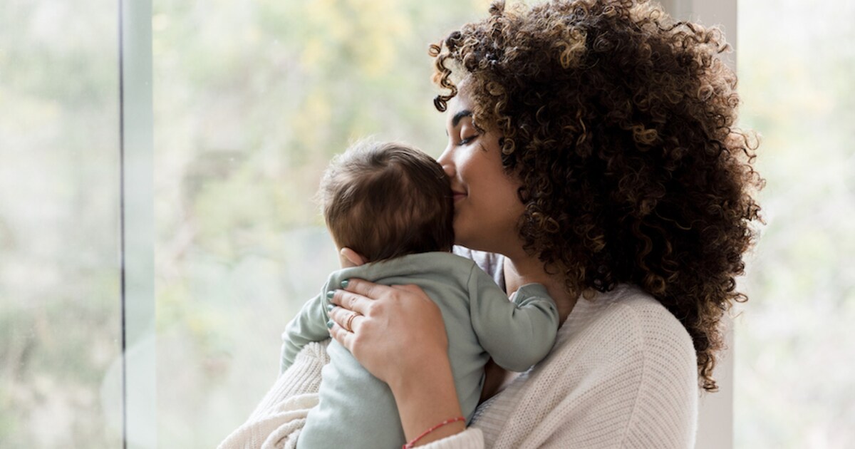 Waarom Je Baby Stopt Met Huilen Als Je Met Hem Rondloopt