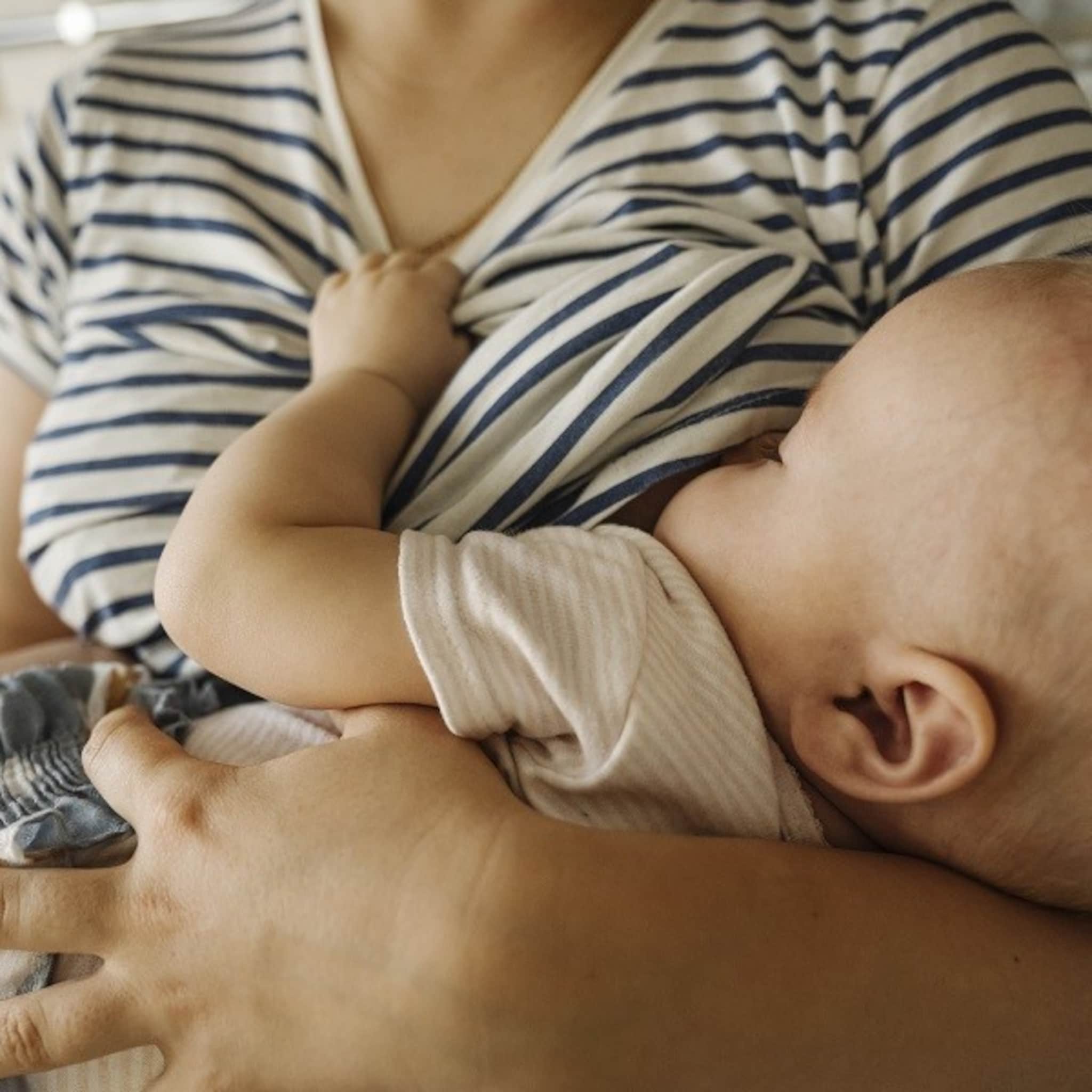 positief getest op corona borstvoeding geven is veilig toont onderzoek opnieuw aan