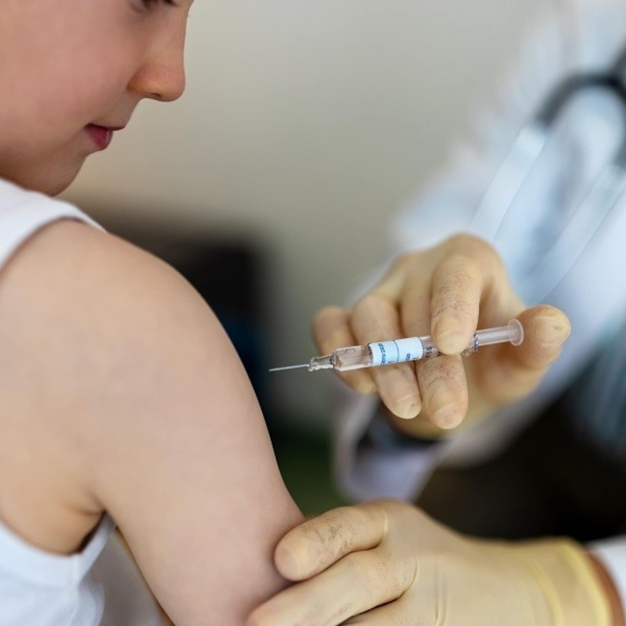 wel of niet je kind laten vaccineren tegen corona dit is wat je moet weten