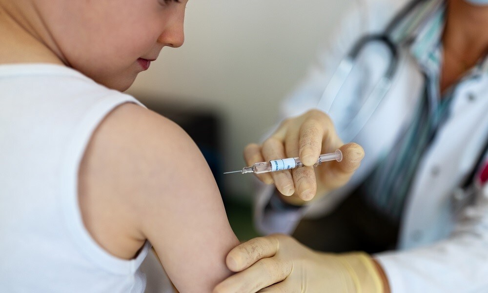 Wel of niet je kind laten vaccineren tegen corona? Dit is wat je moet weten Getty Images