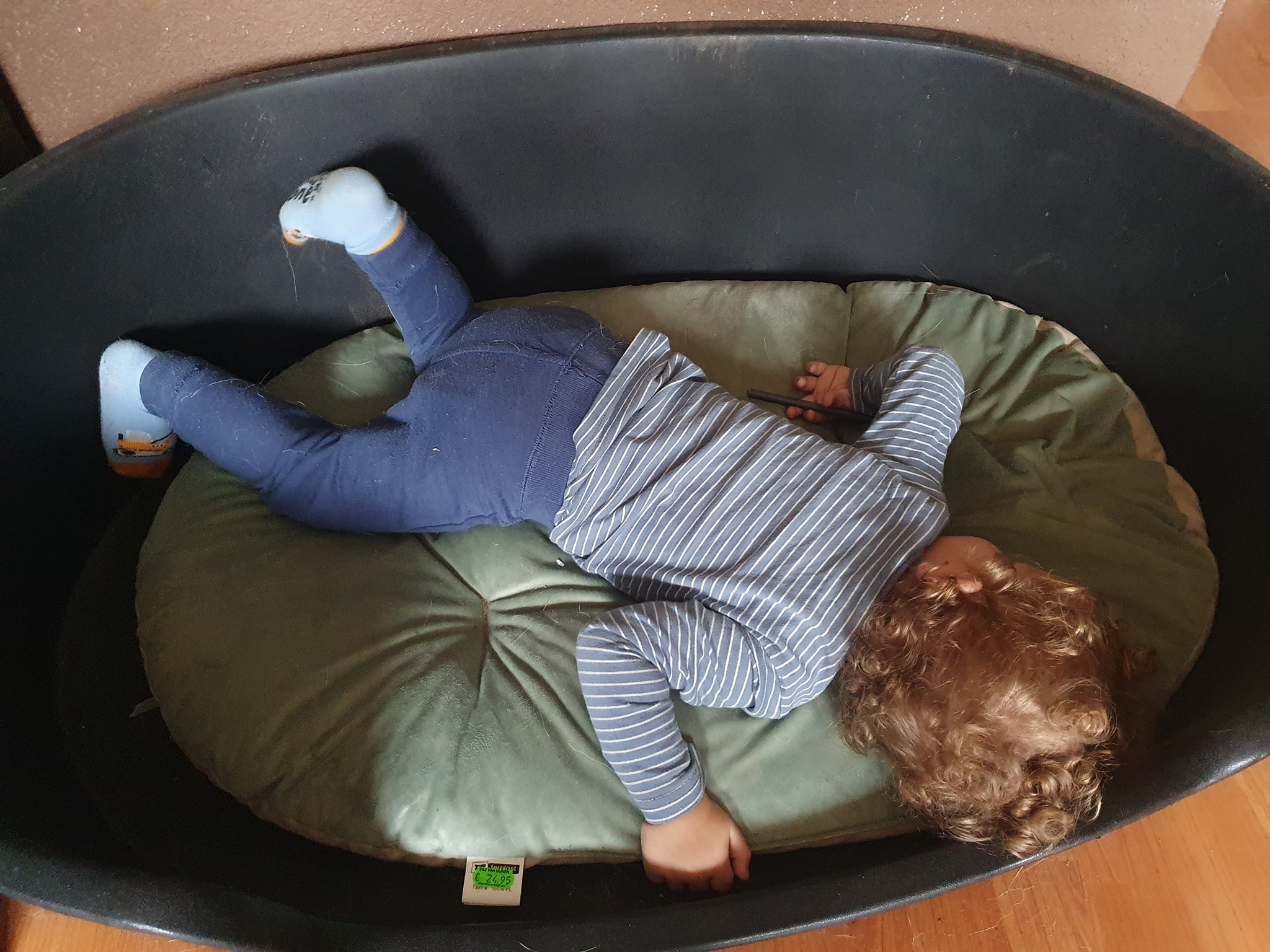 18x de gekste plekken waar jullie kinderen in slaap zijn gevallen Ouders van Nu Redactie
