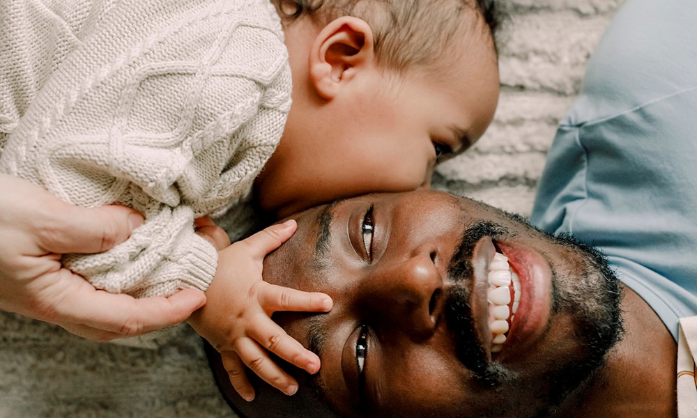 Dit is waarom je je baby ál jouw emoties moet laten zien Ouders van Nu Redactie